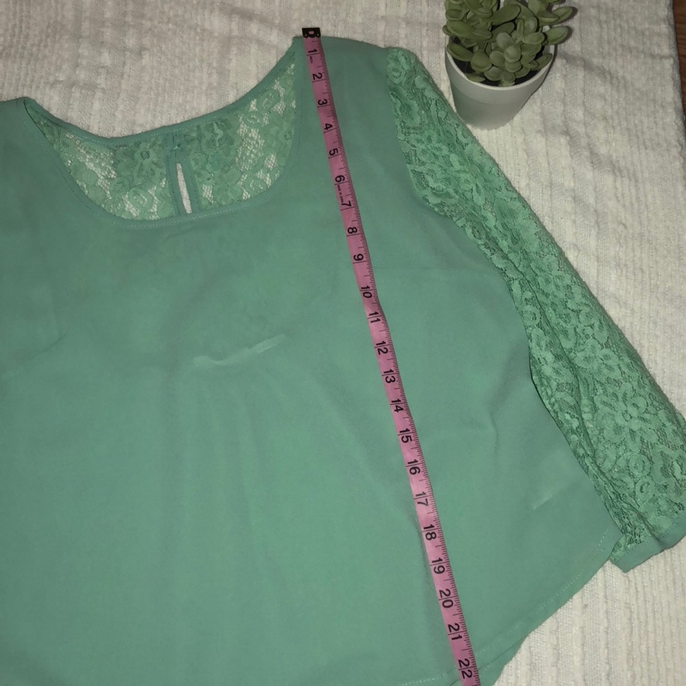 •Lace Detail Blouse• - Picture 4 of 6